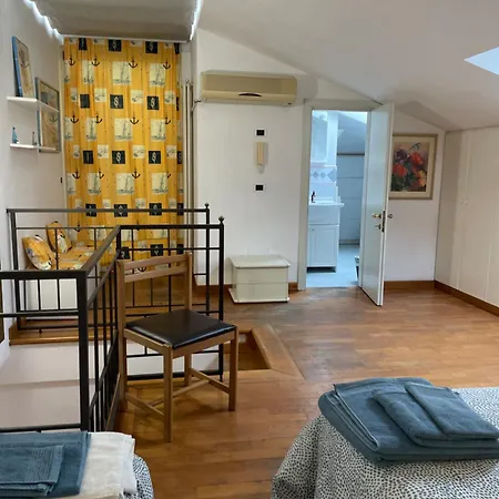 Charming Loft A 100 Mt Dal Mare * Camaiore